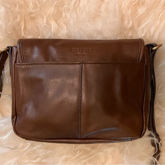 Margot Parker Turn Key Genuine Leather Crossbody Bag in Cognac. - Picture 2 of 13
